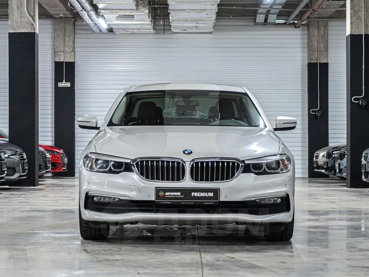 BMW 5-Series Image 6